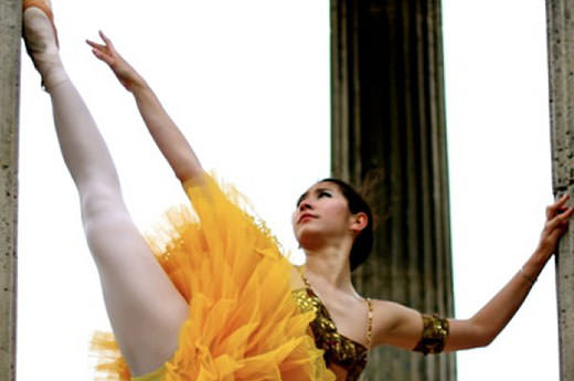 Maya Kawatake Bachelor théâtre et musique
